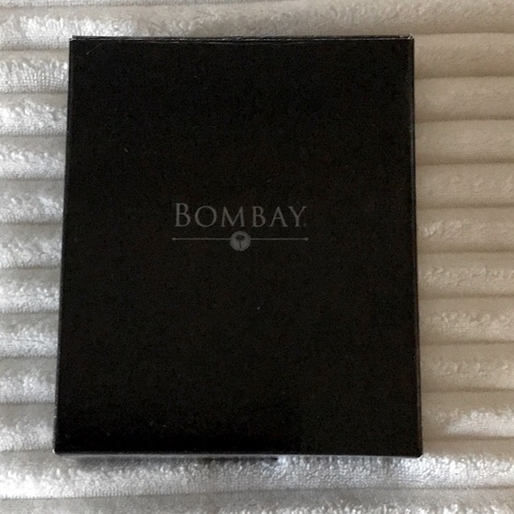 NIB Bombay Vintage Round Silver Rhinestone Picture Frame 3.5 inches x 3.5 inches - Picture 2 of 8